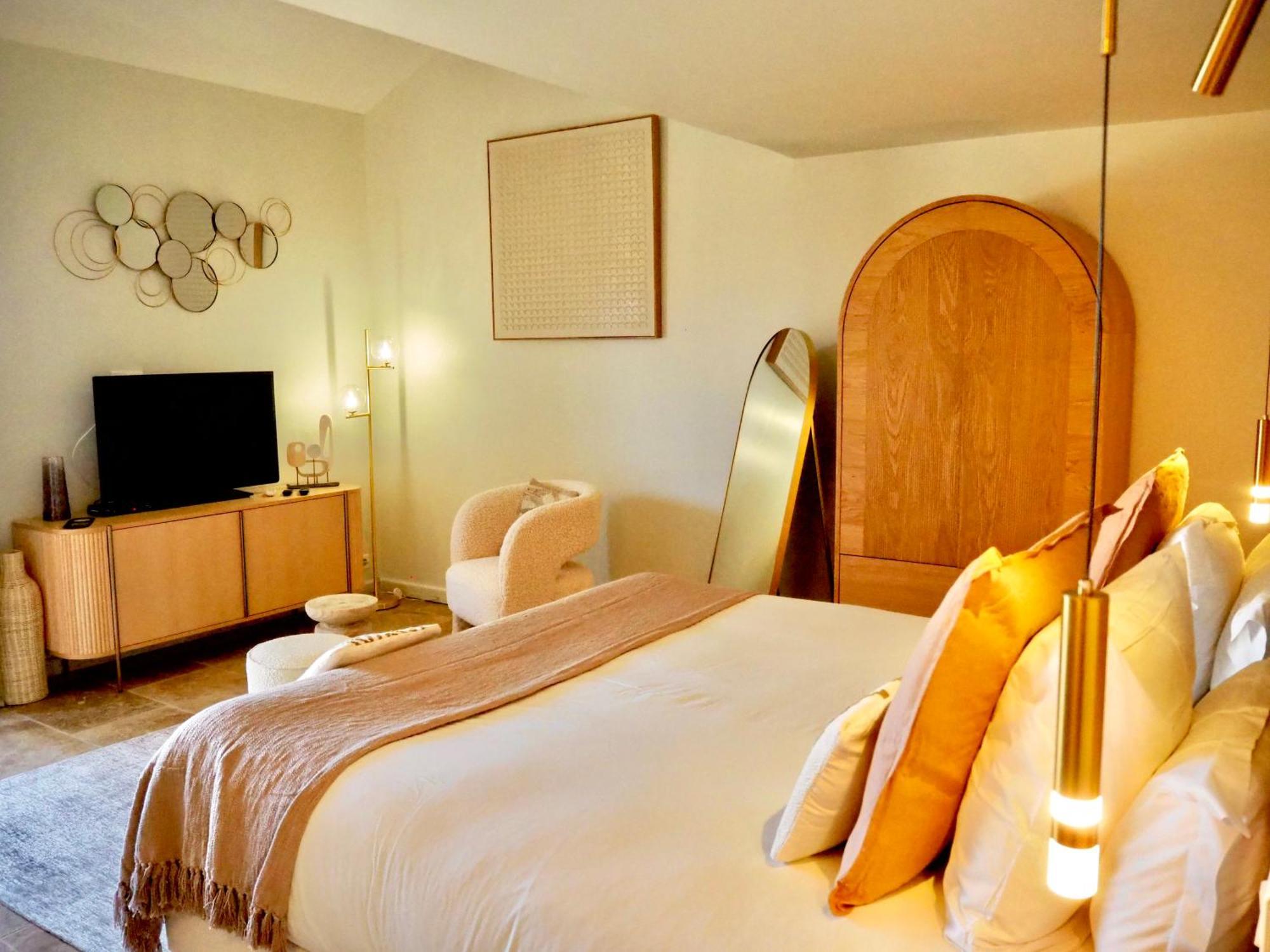 Le Jas De Joucas Hotel-Restaurant Екстер'єр фото