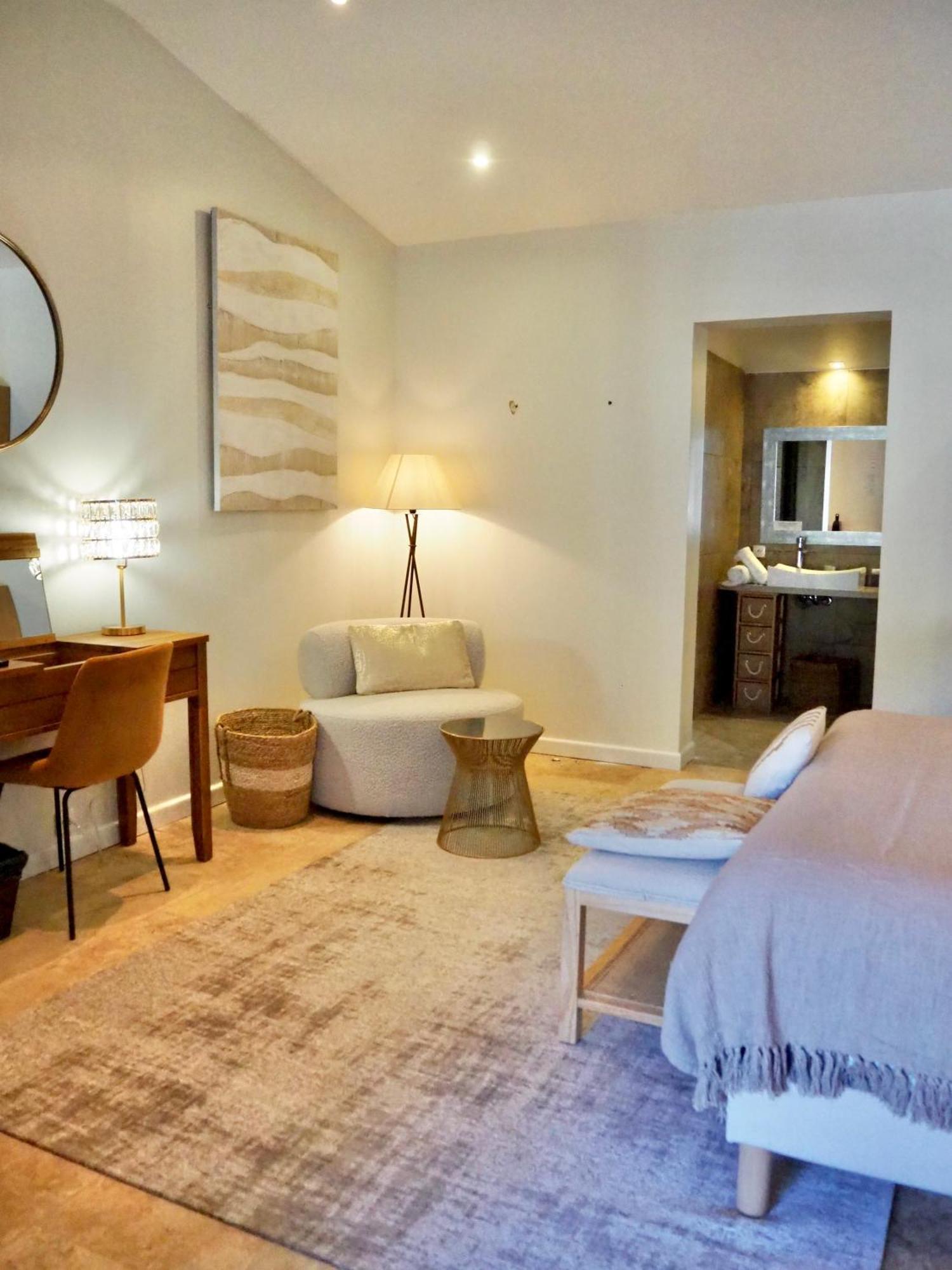 Le Jas De Joucas Hotel-Restaurant Екстер'єр фото