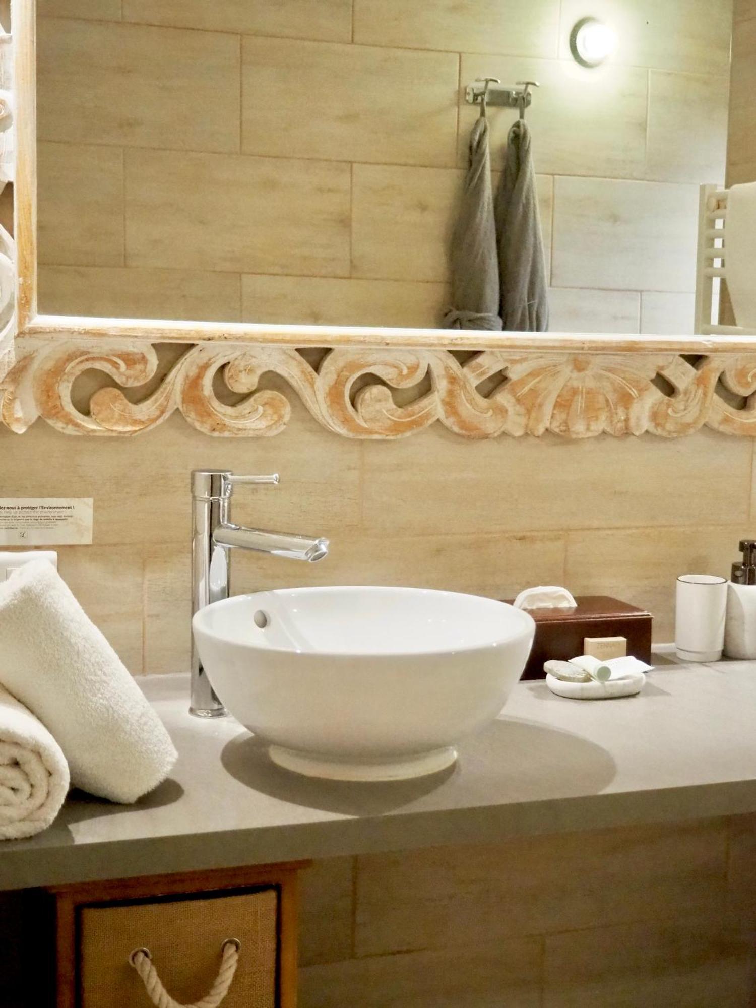 Le Jas De Joucas Hotel-Restaurant Екстер'єр фото