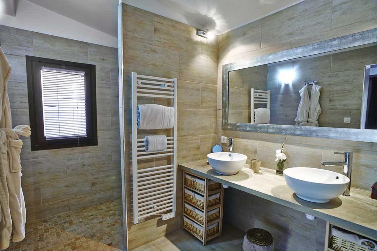 Le Jas De Joucas Hotel-Restaurant Екстер'єр фото